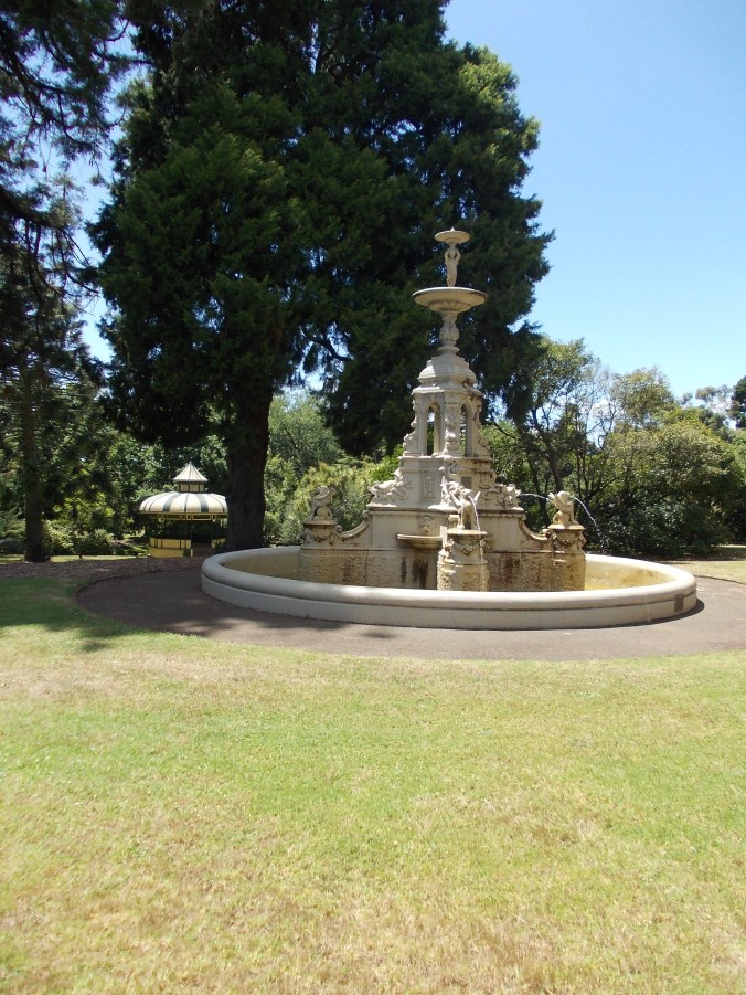 JOHN THOMSON MEMORIAL FOUNTAIN, HAMILTON BOTANICAL GARDENS