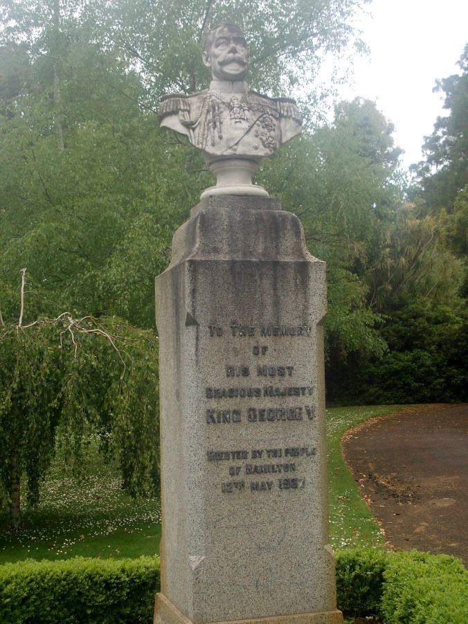 KING GEORGE V MEMORIAL, HAMILTON BOTANICAL GARDENS