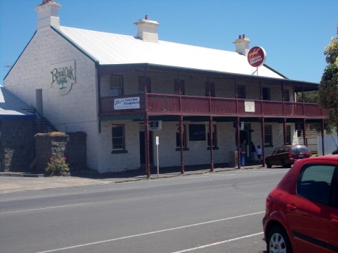 ROYAL OAK HOTEL, PORT FAIRY (FORMALLY THE COMMERCIAL HOTEL)
