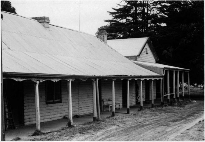 MUNDARRA Image courtesy of the State Library of Victoria. Image no. H95.200/1068 http://handle.slv.vic.gov.au/10381/230342
