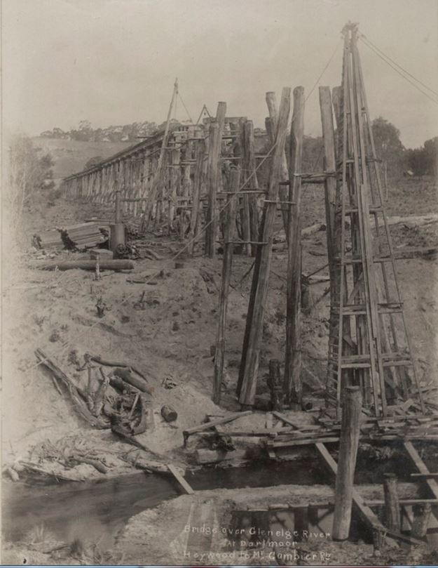 DARTMOOR RAILWAY BRIDGE UNDER CONTRUCTION c1915. Image courtesy of the State Library of Victoria. http://handle.slv.vic.gov.au/10381/239718 